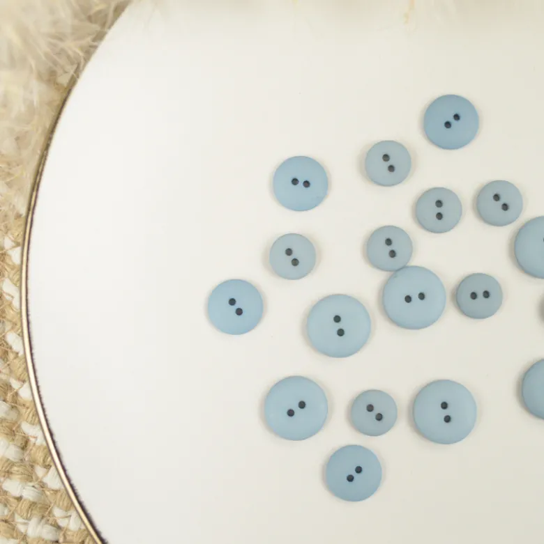 Bouton mat polyester Bleu ciel