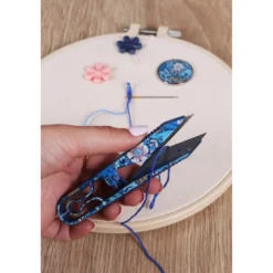 Coupe fils fleuri bleu de 11cm - Par Hobby Gift Create