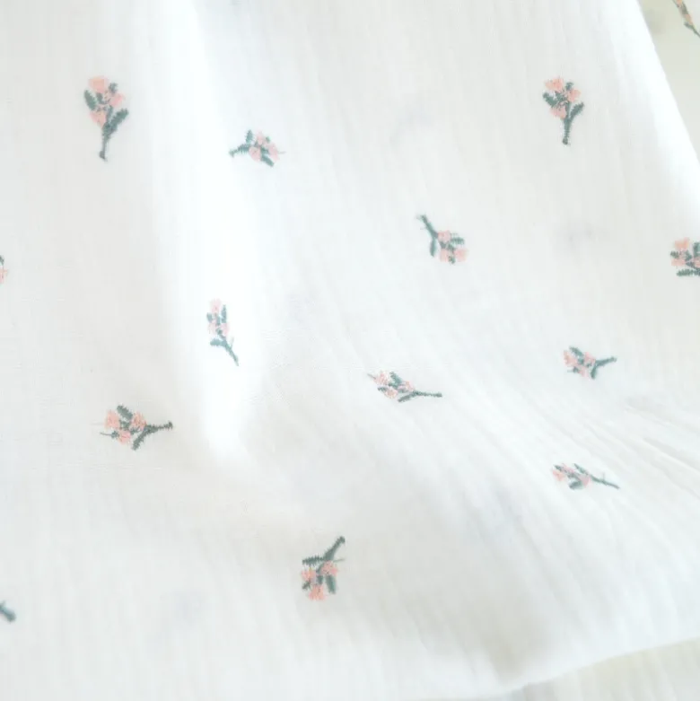 Double gaze brodée Anne-Sophie petites fleurs fond blanc cassé - OEKO TEX
