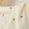Double gaze brodée Cécile petites fleurs fond blanc cassé - OEKO TEX
