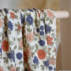 Double gaze marion motifs fleurs bleues-exclusivité made in tissus