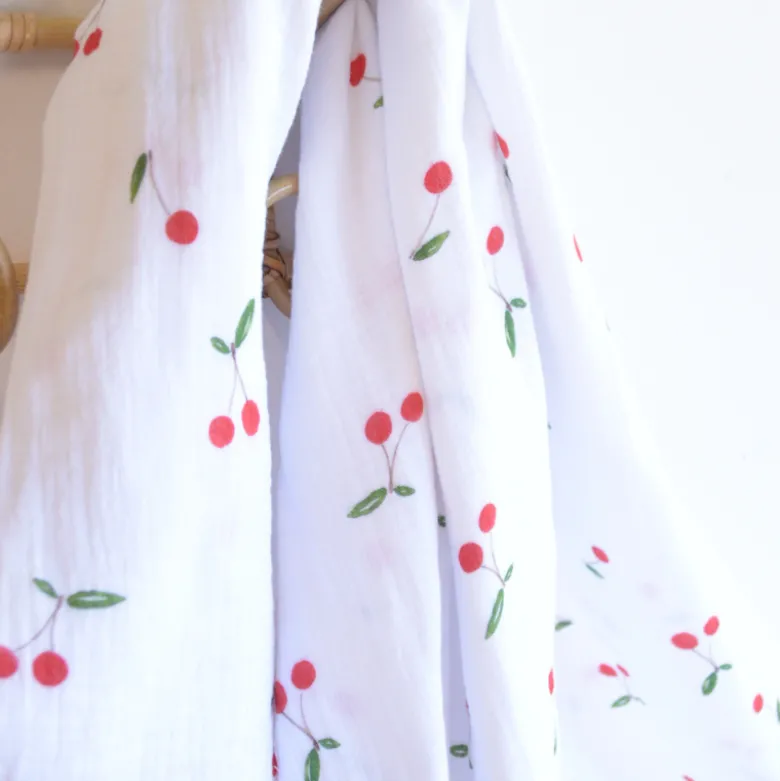 Double gaze motif grandes cerises fond blanc - OEKO TEX