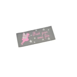 Etiquette tisséeà coudre message "Fait par une Fée" 20x45mm