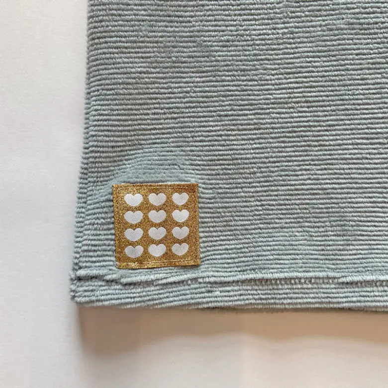 Etiquette tissée motifs petits coeurs écru fond Or - Ikatee