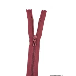 Fermeture éclair en nylon. col 870 Bordeaux