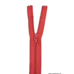 Fermeture éclair en nylon. col 853 Carmin Foncé
