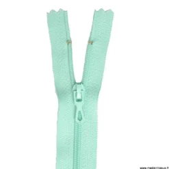 Fermeture éclair en nylon. col 710 menthe