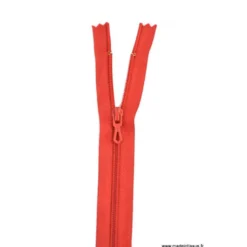 Fermeture éclair en nylon. col 850 Rouge sang
