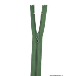 Fermeture éclair en nylon. col 790 Vert Lichen