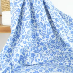 Jersey fleurs bleues fond blanc – Poppy Fabrics - OEKO TEX
