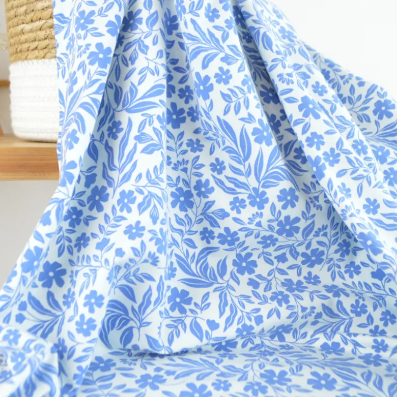Jersey fleurs bleues fond blanc – Poppy Fabrics - OEKO TEX