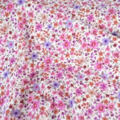 Jersey fleurs fuchsia et parme fond blanc cassé – Poppy Fabrics - OEKO TEX