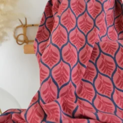 Jersey graphique ornements vieux rose – Poppy Fabrics - OEKO TEX