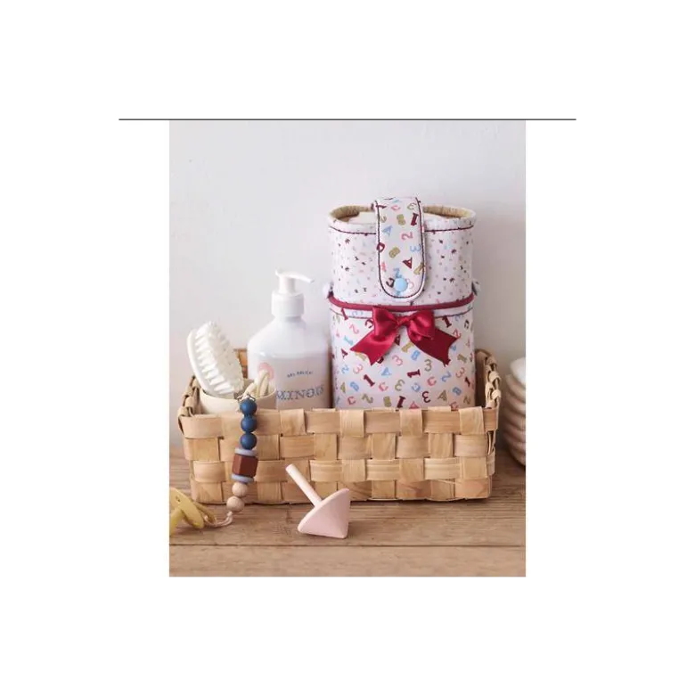 Livre PREMIER TROUSSEAU DE BEBE A COUDRE - UN PETIT BOUT DE FIL