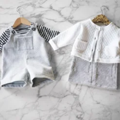 Pochette patron SALOPETTE OU ROBE LONDONpour bébé / fillette du 6 mois au 4 ansby Ikatee