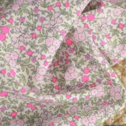 Popeline Bio & OEKO TEX motifs fleurs rose fluo