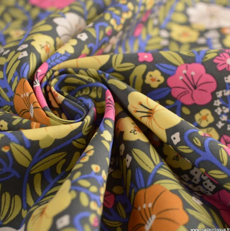 Popeline Blossom motif fleurs fond noir -OEKO TEX