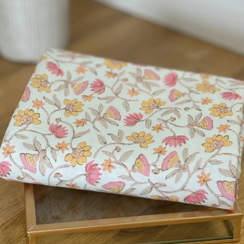 Popeline motifs fleurs Indiennes fond Ecru - Bio et OEKO TEX