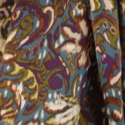 Satin Duchesse Imprimé – Motif Paisley & Fleurs sur Fond Bleu