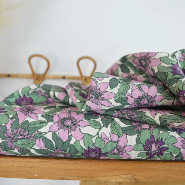 Seersucker motif Fleurs prune et vertes fond écru