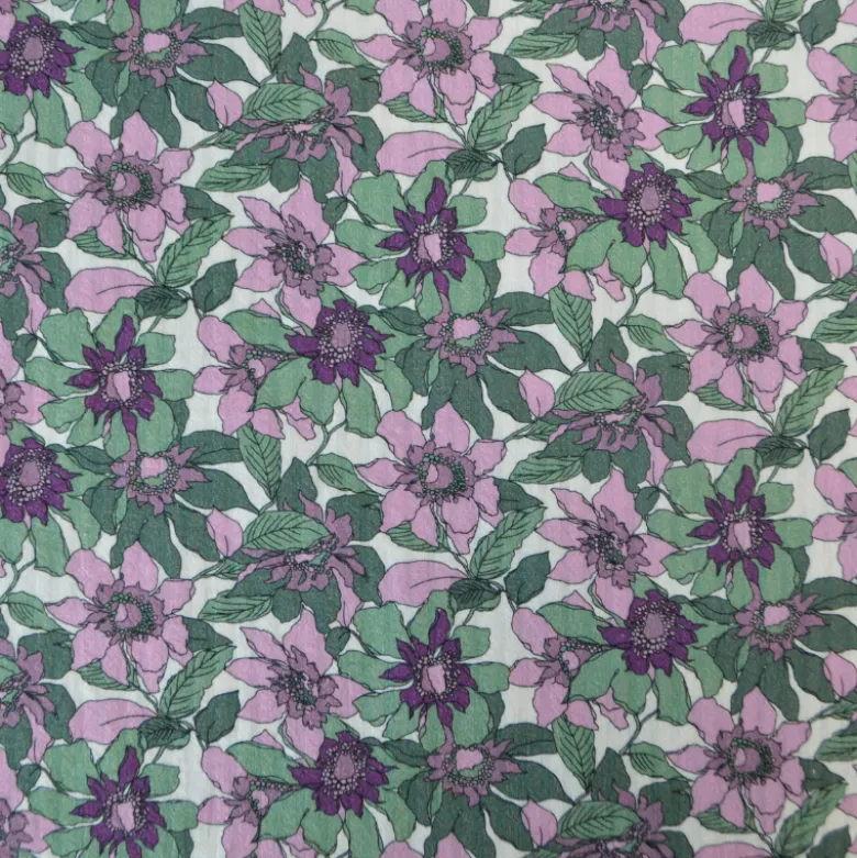 Seersucker motif Fleurs prune et vertes fond écru