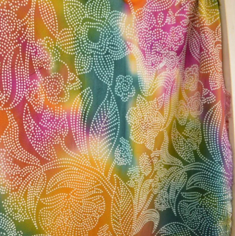 Tissu Batik Viscose “Soleil Levant” – Motif fleuri pointillé multicolore