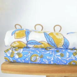 Tissu Block print Indien – Motif citrons fond bleu