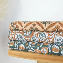Tissu Block print Indien Pushkar – Motif fleurs fond Cognac