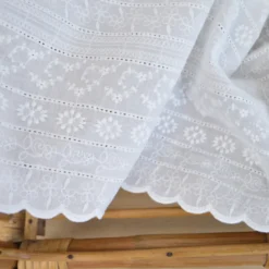 Tissu broderie anglaise festonnée - Enguerrand