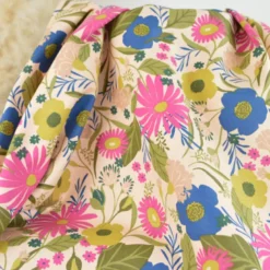 Tissu canva Loricette type bachette motif fleurs bleues et roses fond écru