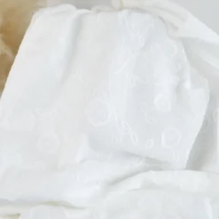 Tissu coton brodé blanc Joséline motif fleurs