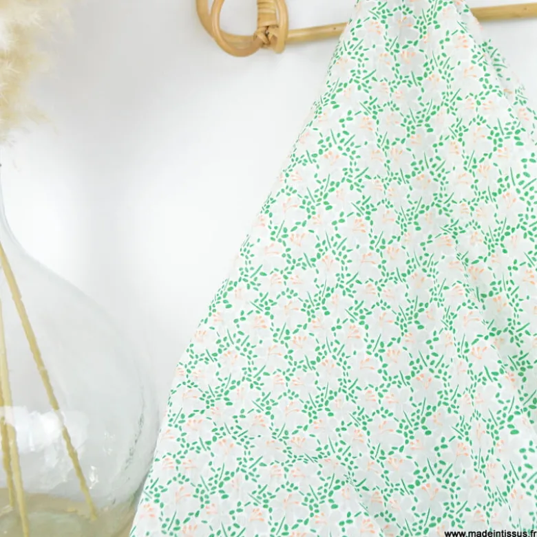 Tissu coton dévoré - motif fleuri vert et blanc