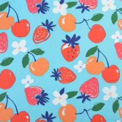 Tissu coton Enduit Cijosee motif fraises et cerises fond bleu