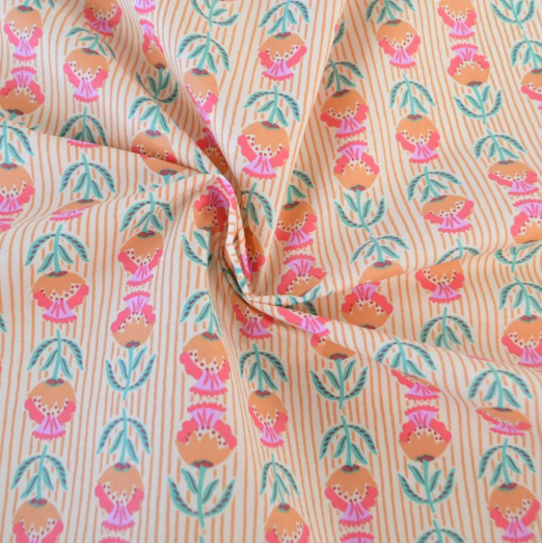 Tissu coton Enduit Surie motif fleurs indiennes vert et rose