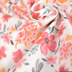 Tissu coton Felis motif fleurs aquarelle roses fond blanc