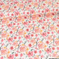 Tissu coton Felis motif fleurs aquarelle roses fond blanc
