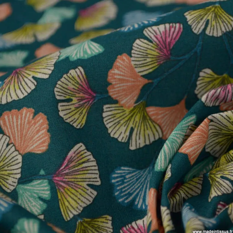 Tissu coton imprimé feuilles de Ginkgo Aphrodite fond Emeraude - OEKO TEX