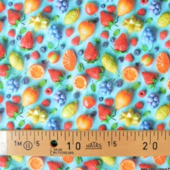 Tissu coton motif fruits 3D – Frais et coloré sur fond bleu