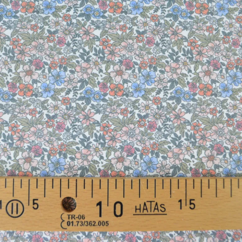 Tissu coton Natura motif petites fleurs vertes, corail et bleu