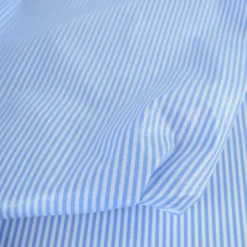 Tissu coton à rayures fines irisées bleus et blanches