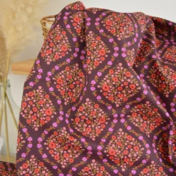 Tissu cretonne coton Albane motif fleurs fond bordeaux - OEKO TEX