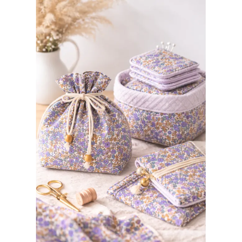 Tissu cretonne coton Barbara petites fleurs violettes et camel fond écru