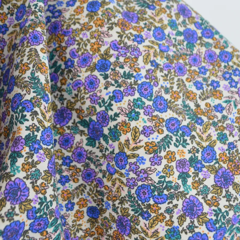 Tissu cretonne coton Barbara petites fleurs violettes et camel fond écru