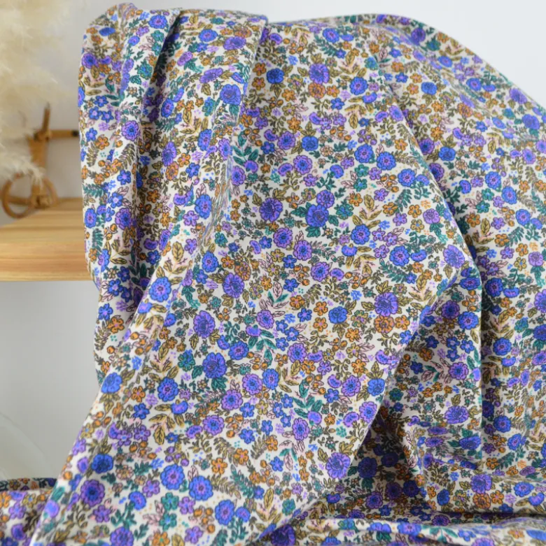 Tissu cretonne coton Barbara petites fleurs violettes et camel fond écru