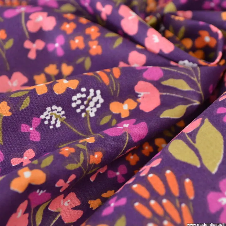 Tissu cretonne coton Bibury petites fleurs fond violet