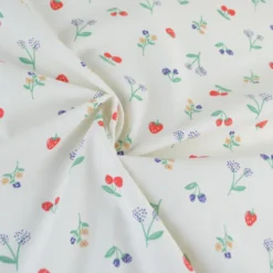 Tissu cretonne coton Crumble motif fraises, cerises et fleurs fond écru - OEKO TEX