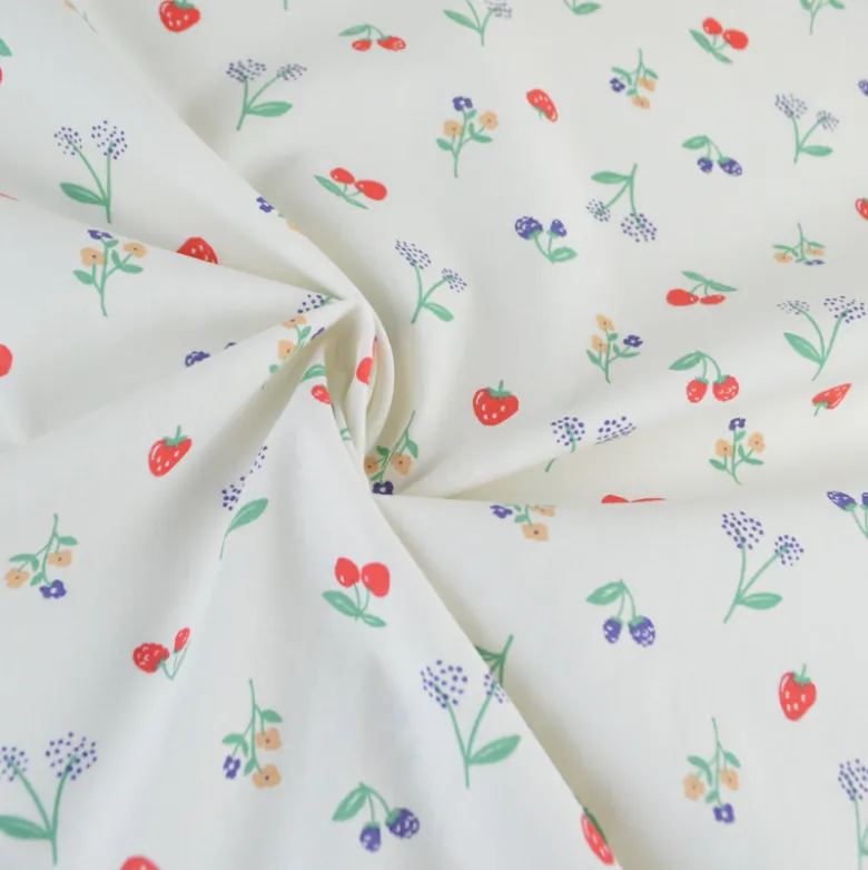 Tissu cretonne coton Crumble motif fraises, cerises et fleurs fond écru - OEKO TEX