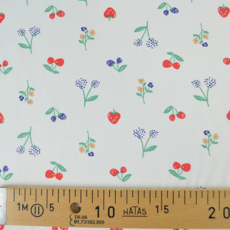 Tissu cretonne coton Crumble motif fraises, cerises et fleurs fond écru - OEKO TEX