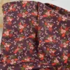 Tissu cretonne coton Dima motif fleurs rouges fond bordeaux – OEKO TEX
