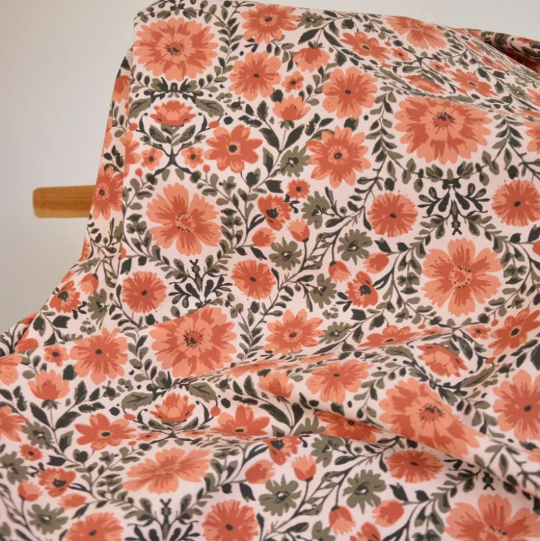 Tissu cretonne coton Hampi motif fleurs camel et vert – OEKO TEX